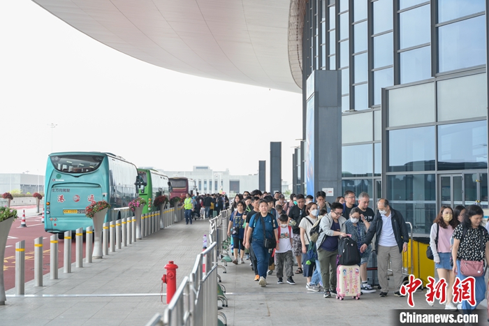 港珠澳大桥今年出入境客流突破1000万人次(图2)